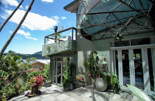 Lagoa da Conceicao House | Casa Tucano a house in nature with spectacular views