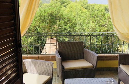 Porto Pino House | Casa Vacanze a Pochi Passi Dalla Bellissima Spiaggia di Portopino