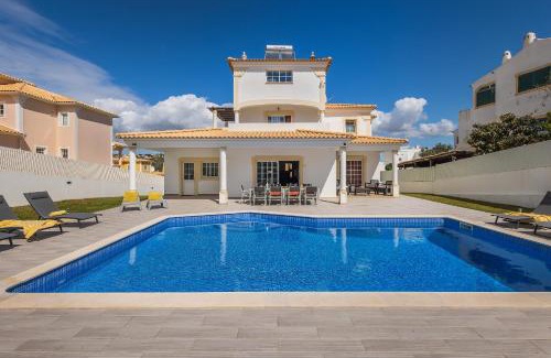 Albufeira Villa | Casa Vela by OCvillas