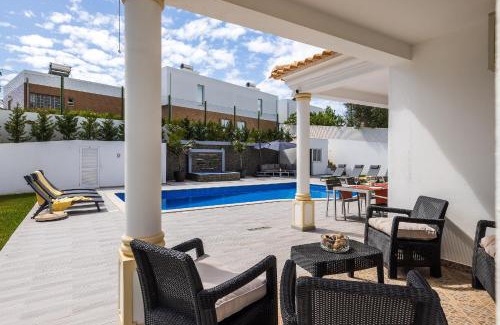 Albufeira Villa | Casa Vela by OCvillas