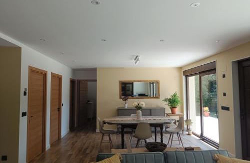 Villalba House | Casa verde de Lobán