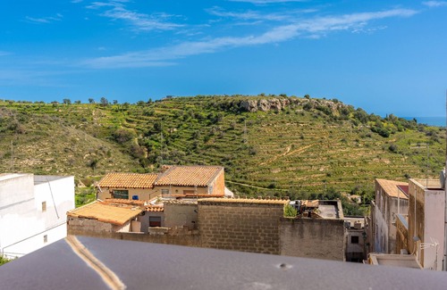 Noto Ski Chalet | Casa Verga con Terrazza by Wonderful Italy
