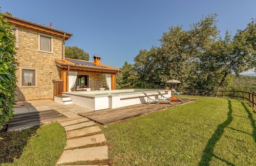 Ortignano Raggiolo House | Casa Vignacce - Casa Vignacce with pool, dog allowed and garden