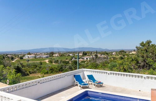 Carvoeiro Villa | Casa Vista Alegre | professionally cleaned | 3-bedroom villa | swimming pool | close to Carvoeiro and amenities