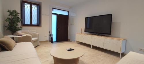 Badalona House | CasaBala - Near the beach and Barcelona center