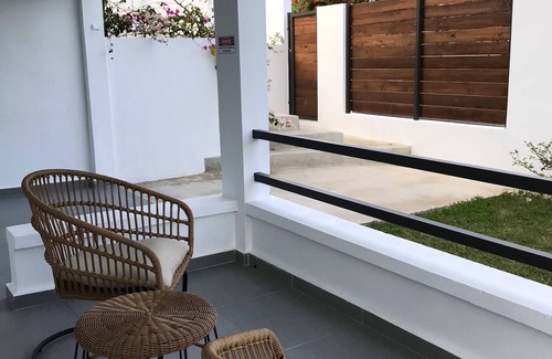 Pedernales Apartment | Casablanca #1 inviting two-bedroom garden oasis near Boqueron