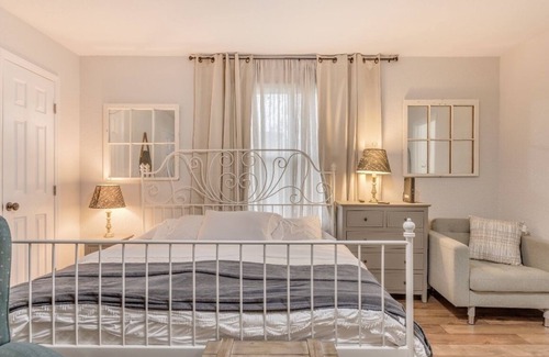 Balfour House | Casablanca, “Where Memories Begin” located near Downtown Hendersonville.