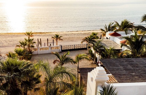El Sargento House | CASACORAZONmx “Oasis” 2bd Tropical Beachfront - Amazing Views! 325.00n