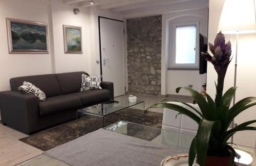 Peschiera Maraglio House | Casadina