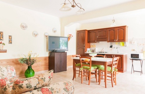 Pianella Apartment | "Casale Giacinta" ancient cottage between sea and mountains with swimming pool
