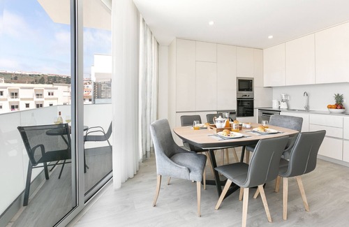 Nazare Apartment | Casalinga - 100m from Nazare Beach w/garage