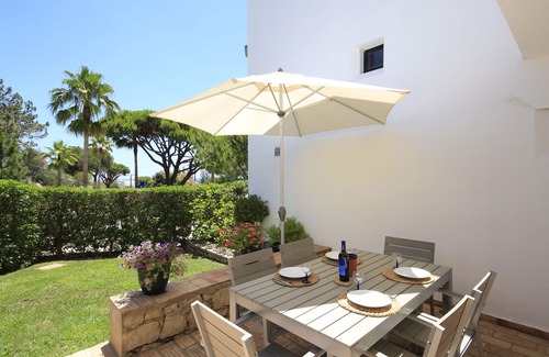 Vale do Lobo House | CASAS DA PRAIA, 53 Just a few minutes walk from the Ocean