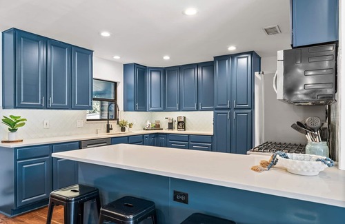Bouldin House | CasaVilla: Downtown/Pool/Golf Green/18+Guests