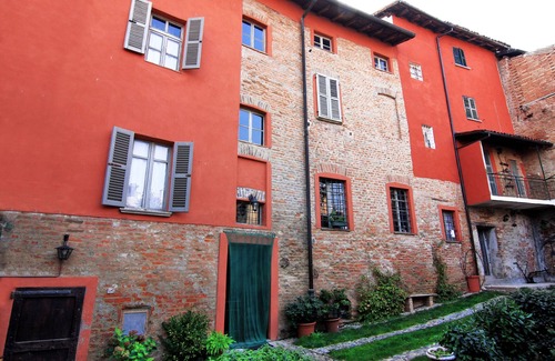 Mombaruzzo House | CasaVisconti Moscato solution among the Unesco vineyards free wifi