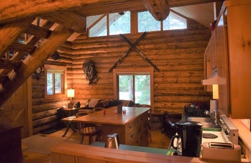 Packwood Cabin | Cascade Log Cabin | 1 Bed, 1 Bath