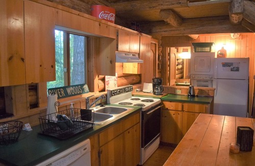 Packwood Cabin | Cascade Log Cabin | 1 Bed, 1 Bath