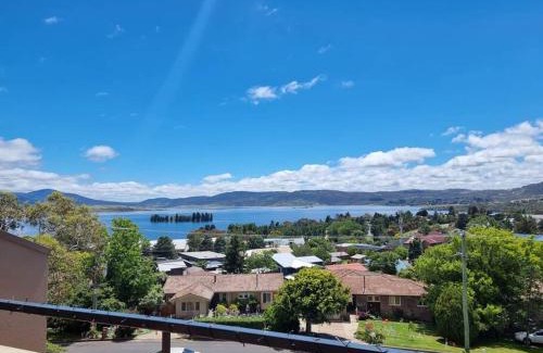 Jindabyne Apartment | Cascades 15 - Amazing Lake Views l Spa Bath l Split Level Apt l Central Location l Wi-Fi