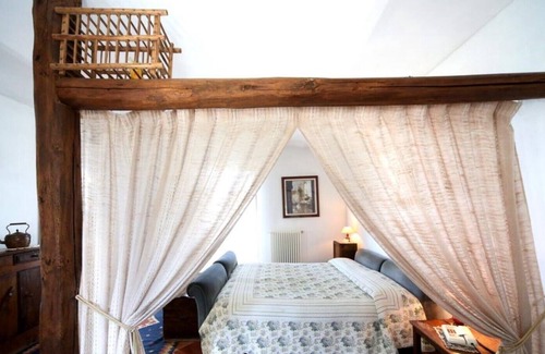 Barbaresco Apartment | Cascina Delle Rose Apartment with 2 bedrooms