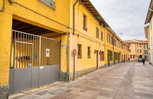 Cernusco sul Naviglio Apartment | CaseOspitali - CASA DIVA in the historic center for two