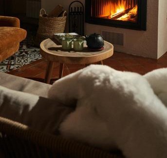 Astulez House | Caserio Montehermoso