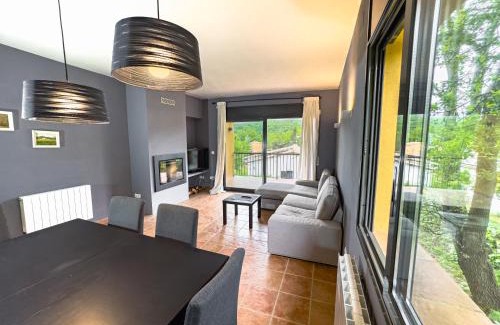 Macanet de Cabrenys House | Caserna 13 - Moderna Casa de Pueblo en Maçanet