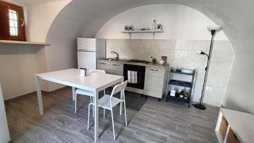 Roio Piano House | Casetta Tipica in Borgo, indipendente, ristrutturata