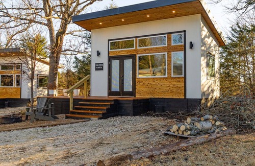 Athens House | Casita 2 · Restful Studio style Casita in nature’s escape. C2
