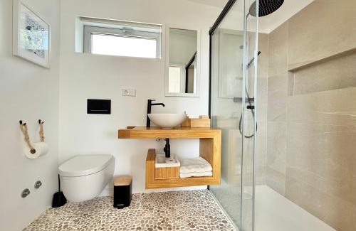 Arnados House | Casita con jardín en playa de Razo