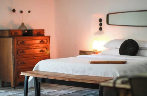 Tucson Cottage | Casita de la Luna. A unique and beautiful earthen home with a spa bath.