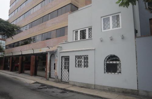 Miraflores House | Casita de Ocharan Miraflores a dos calles de Larcomar