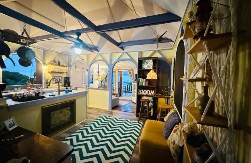 St. Thomas House | Casita Orquidea