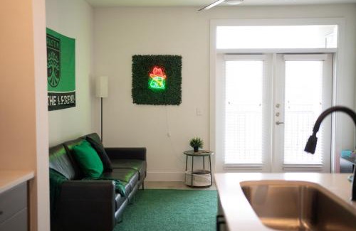 McNeil Apartment | Casita Verde - near Q2 and Domain - King Suite