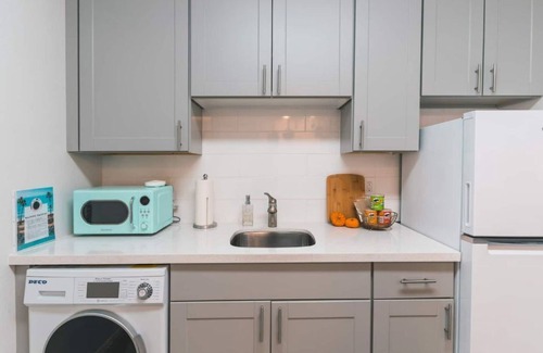 Olde Carlsbad House | Casita walk/bike to shops/dining! Blocks to beach