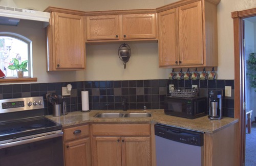 Rio Rancho Villa | Casita, with views of Volcanoes, and the Sandia Mountains.