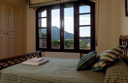 Ampuero Resort | Casona Cántabra con Piscina, Padel, Mucho Campo y Grandes Espacios Interiores!