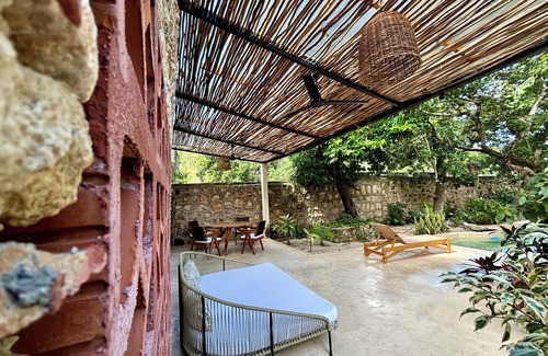 Izamal Villa | CasonaTresCulturas,charming historic Villa just steps away from Izmal's downtown