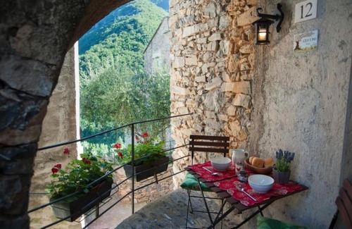 Colletta Apartment | Cassa di Loggia - medieval