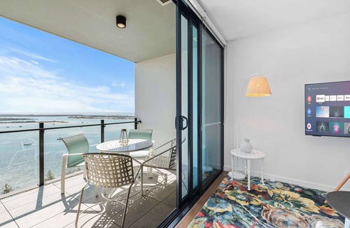 Southport Apartment | CASSA MQ - 2BR Southport Gem with Ocean Views