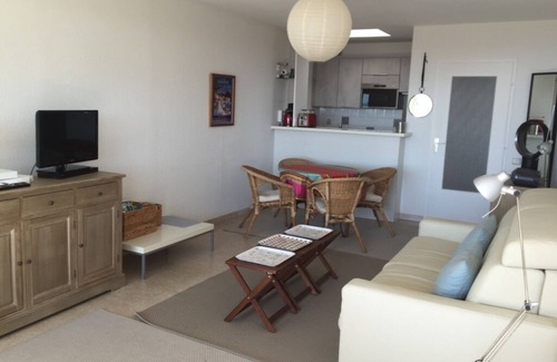 Cassis Apartment | Cassis, Apartment with terrace, sea and cliff views. Private parking, Wifi.