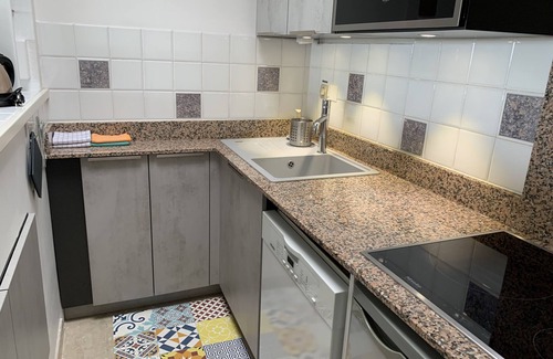 Cassis Apartment | Cassis, Apartment with terrace, sea and cliff views. Private parking, Wifi.