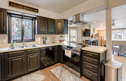 Cassopolis House | Cassopolis Vacation Home - Walk to Diamond Lake!