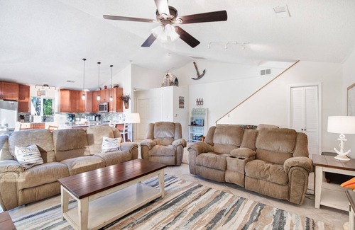 Rocky Mount House | Castaway Bay! Private Lake House with a Dock!