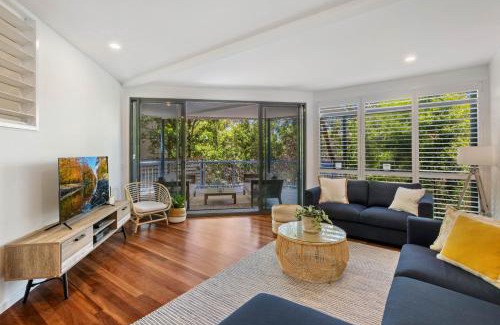 Castaways Beach Apartment | Castaway Cove Beachfront Home by Stay Noosa
