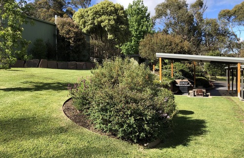 Castella House | Castella Country Retreat- Rustic Charm in the Heart of Yarra Valley Wine Country