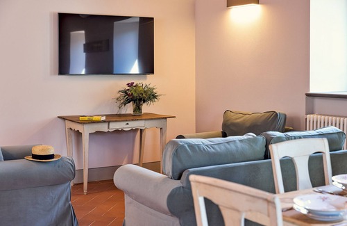 Le Bolle Villa | Castello Vicchiomaggio- 6‑Guest Villa in Chianti Vineyards –
