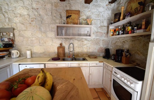 Bon-Encontre Cottage | Castle in Bon-Encontre with Pool & Garden