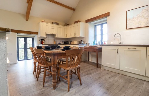 Newport Cottage | CASTLE MILL, pet friendly, with a garden in Newport, Pembrokeshire