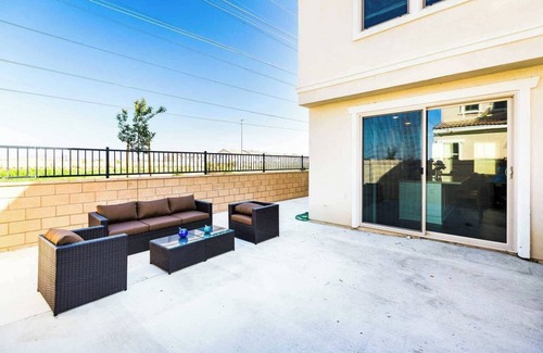 Ontario House | Castle on South Monarch Pl #41414