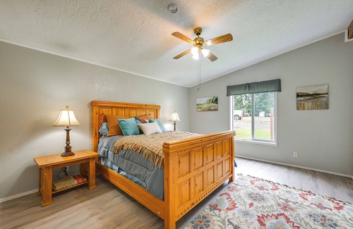 Castle Rock House | Castle Rock Home Near Cowlitz River, Dogs Welcome!