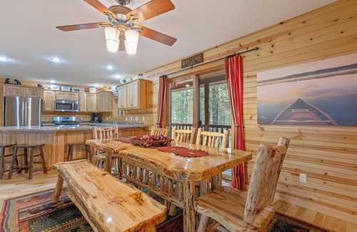 Friendship Cabin | Castle Rock Lake,Games,Bar,Fireplaces & Fire Pits
